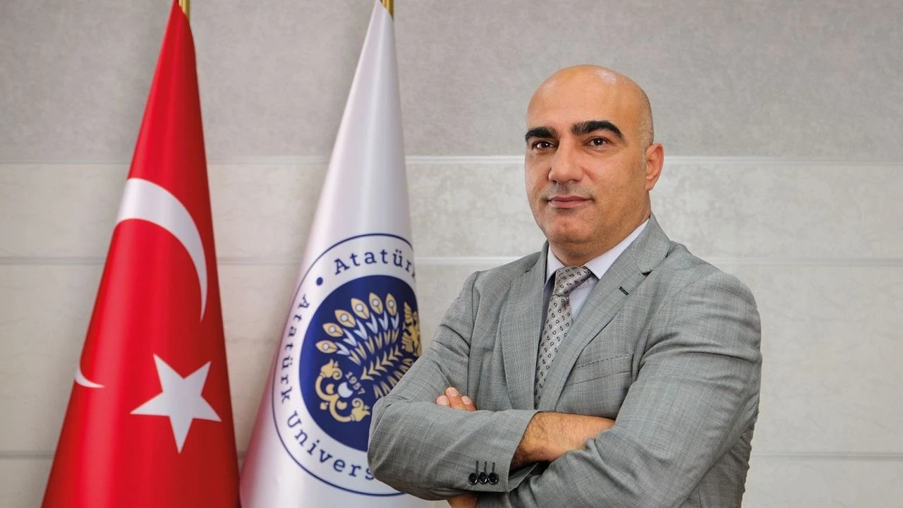 İzmir’ e Erzurum’dan İl Sağlık Müdürü atandı