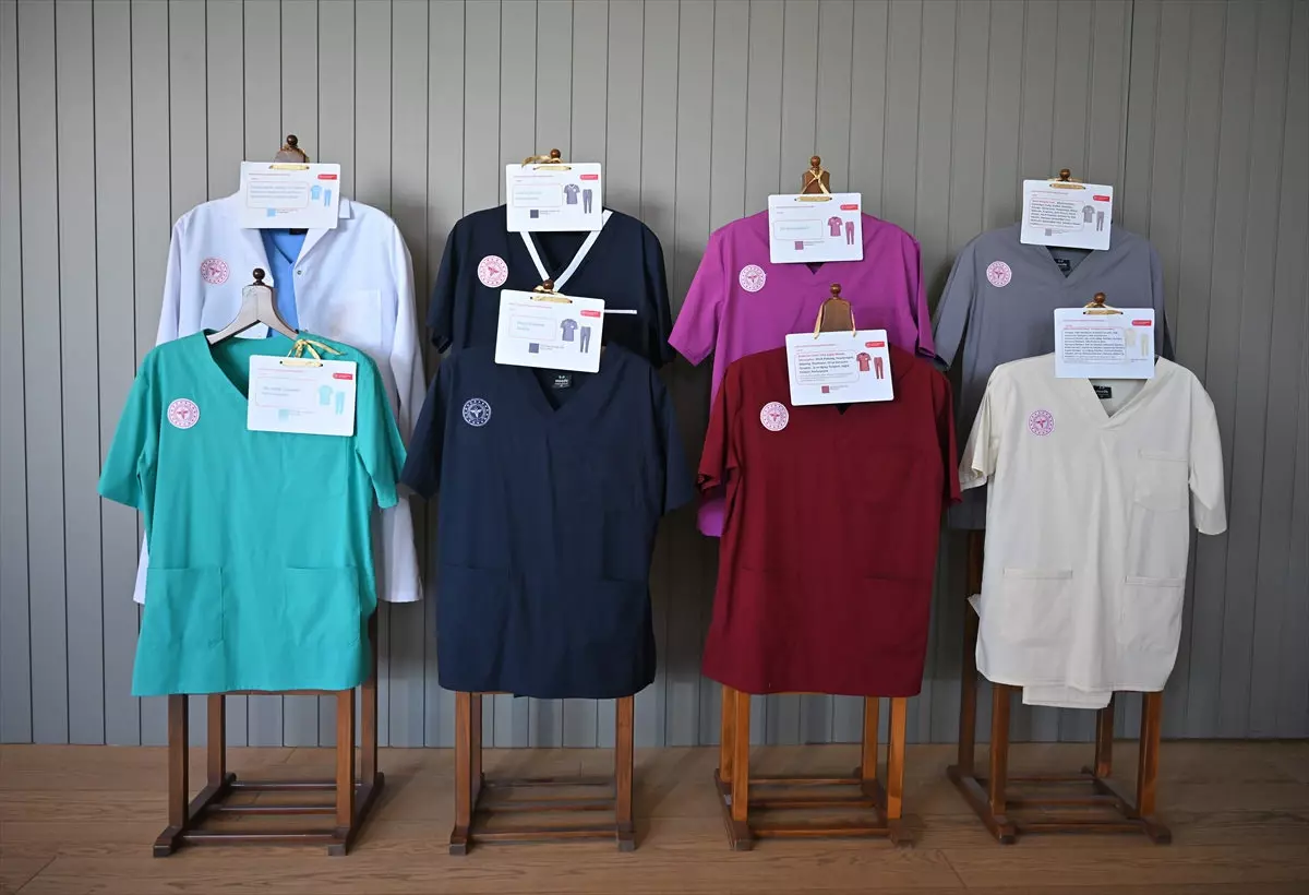 Sağlık Bakanlığı’nda Tek Tip Forma Dönemi Başladı, Ancak Sahada Soru İşaretleri Var